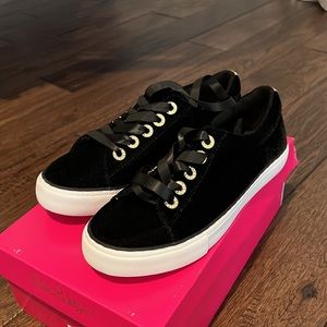 Brand New Lilly Pulitzer Lisa Sneaker in Onyx